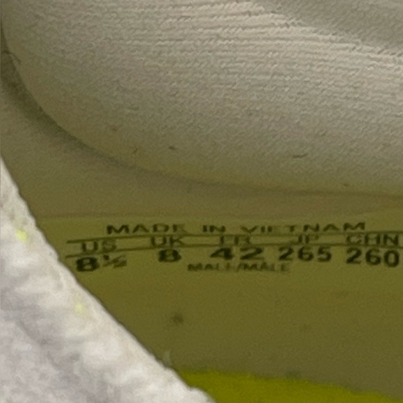 Men’s Size 8.5 Adidas UltraBoost 21 White Solar Yellow Tennis Shoes Runners NWT - Picture 8 of 8